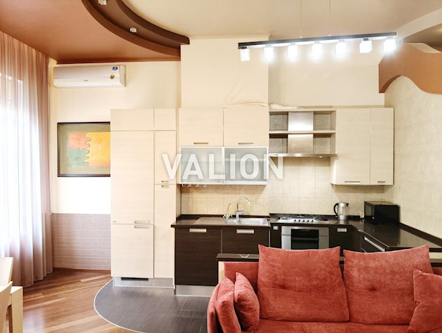 Продам 3-комнатную квартиру с ремонтом ул.Тарасовская 30