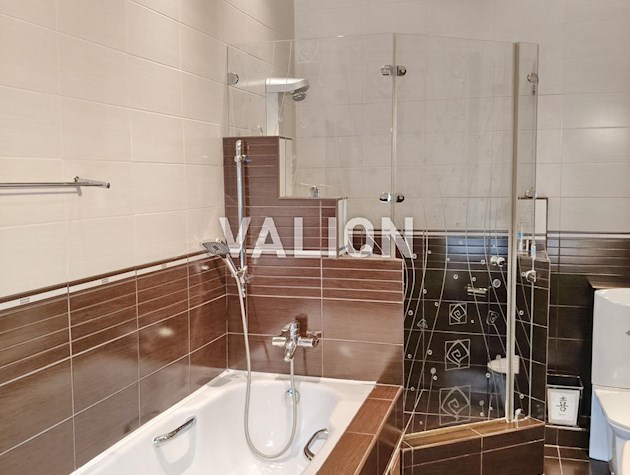 Продам 3-комнатную квартиру с ремонтом ул.Тарасовская 30