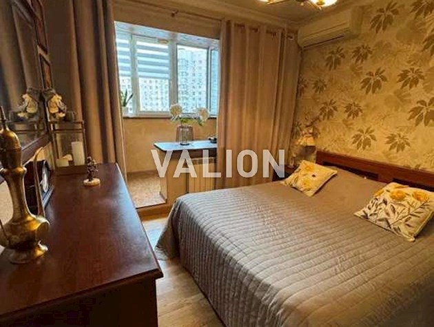 Продажа 3-комнатной квартиры по просп.Червоной Калины (Маяковского), 66а