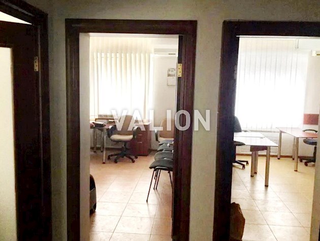 Продам 2-кімнатну квартиру з офісним ремонтом на Липках, вул.Інститутська 22/7