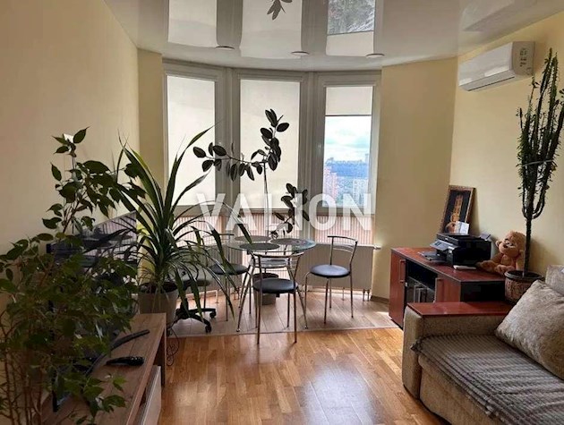 Продаж 2к.квартири пр-т Соборності, 30
