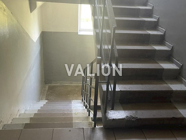 Продам 3 кімнатну квартиру 72м2, вул. Березняківська 24, біля озера Тельбін, неподалік метро Лівобережна
