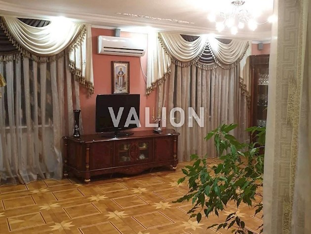 Продаж 5-к квартири вул. Драгоманова 17