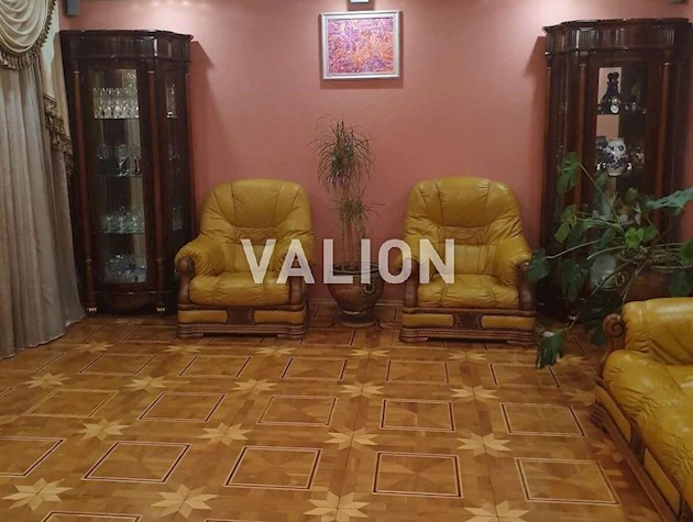 Продаж 5-к квартири вул. Драгоманова 17