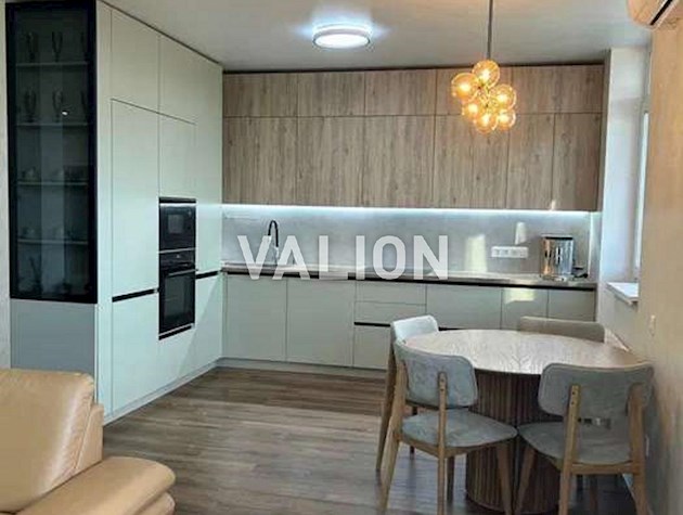Продаж 3-к квартири пров. Балтійський 3а