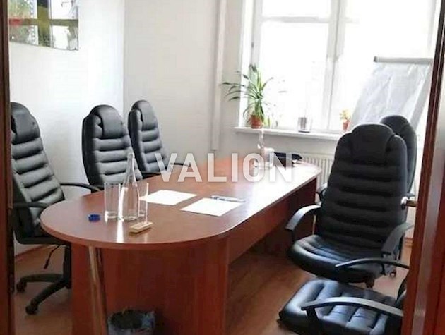 Продаж 3-к квартири вул. Коновальца Евгения 32а