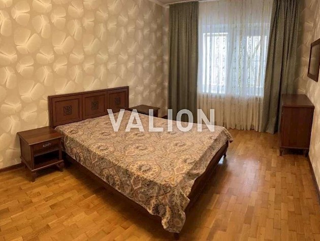 Продаж 2-к квартири вул.Срібнокільська 2а