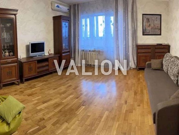 Продаж 2-к квартири вул.Срібнокільська 2а