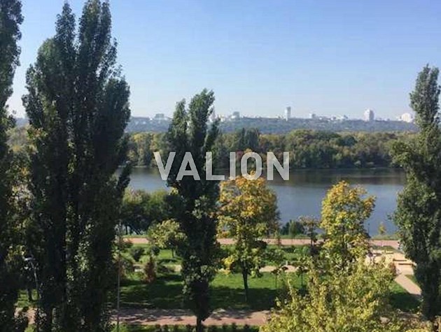 Продаж 3к квартири вул. Русанівська набережна, 8