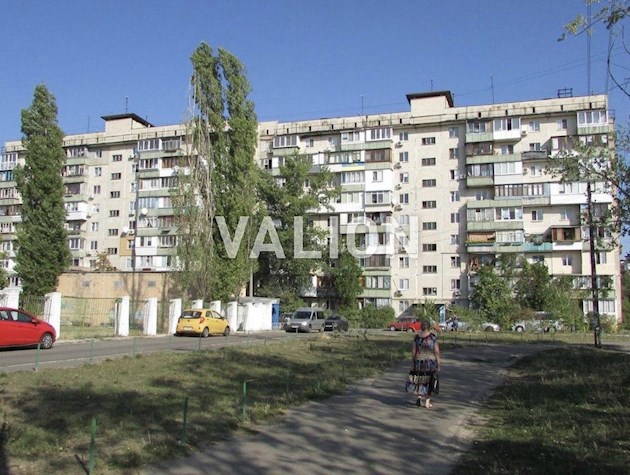 Продам 1 комн. по ул. Героев полка Азов 28 Б.
