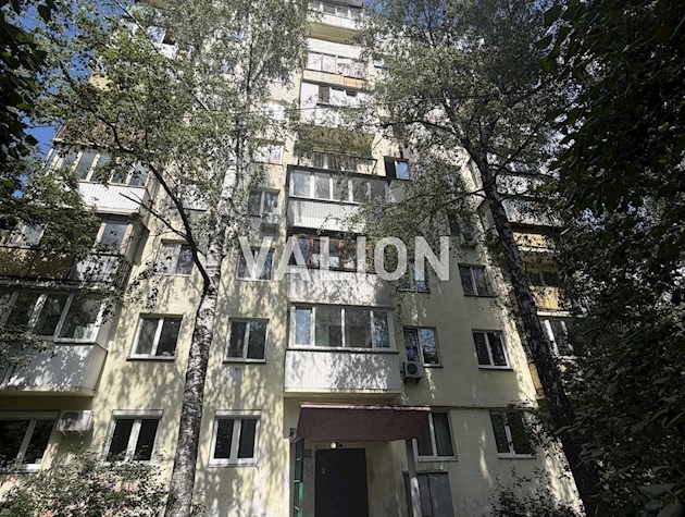 Продам 2-комнатную квартиру бульвар Леси Украинки 14а.
