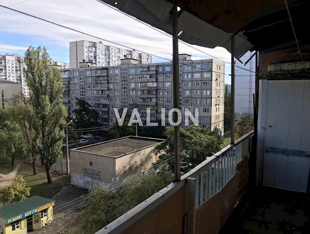 Продаю просторную 2-комнатную квартиру по адресу пр. Оболонский 10, Оболонский район.