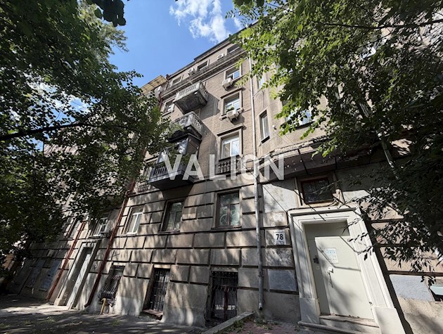 Продам 2-комнатную квартиру в Центре ул. Богдана Хмельницкого 78