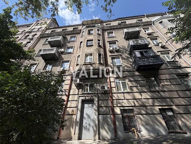 Продам 2-комнатную квартиру в Центре ул. Богдана Хмельницкого 78
