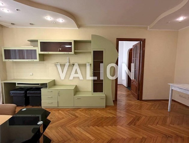 Продаж без комісії теплої 2 -кімнатної квартири 10 хвилин від метро Деміївська вул. Кустанайська 2