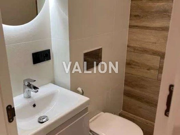 Продажа 3-к квартиры ул. Михаила Максимовича 32а
