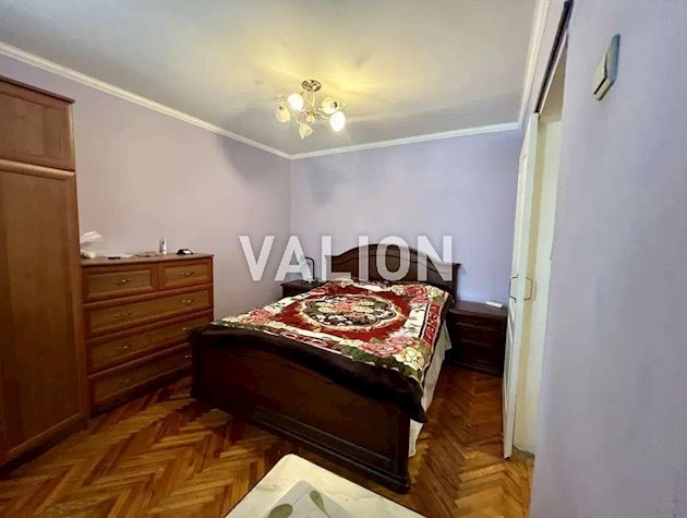 Продаж 3-к квартири вул. Мілютенка 11