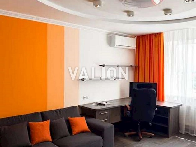 Продаж 3-к квартири вул. Гарматна 38а