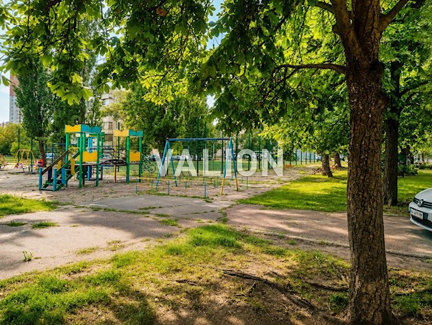 Продаж 3 кімн. квартири, Дарницька площа, Харківське шосе, 2