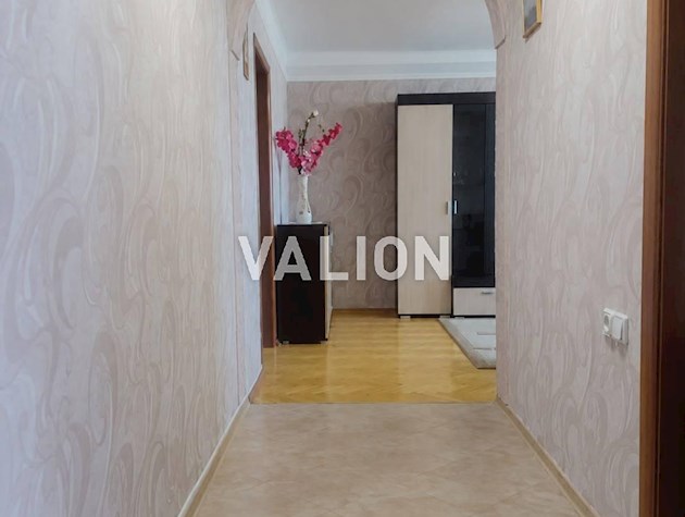 Продаж 3 кімн. квартири, Дарницька площа, Харківське шосе, 2
