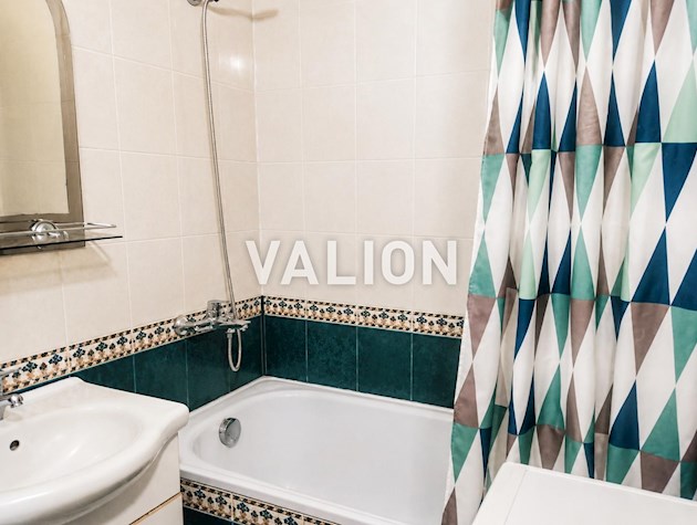 Продаж 3 кімн. квартири, Дарницька площа, Харківське шосе, 2