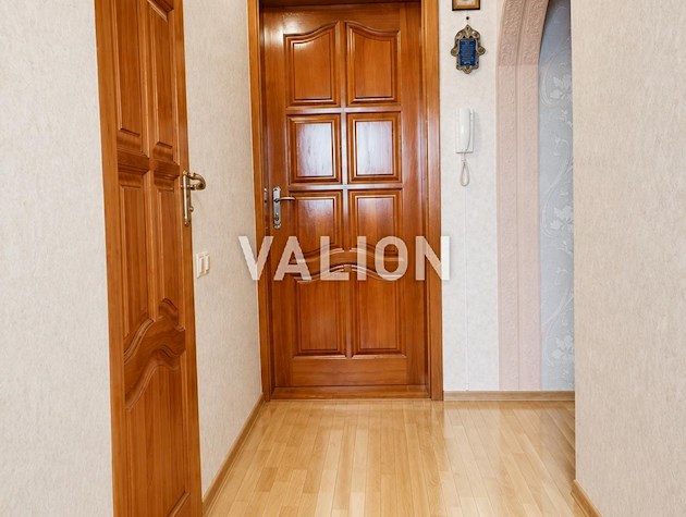 Продаж 3 кімн. квартири, Дарницька площа, Харківське шосе, 2