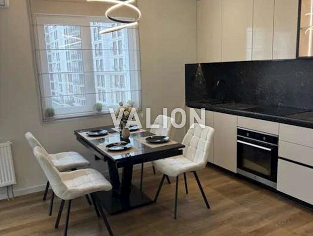 Продаж 2-к квартири вул. Михайла Максимовича 26