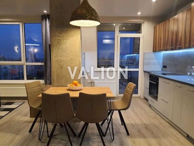 Продаж 1к квартири-студії 52 м² з ремонтом | вул. Липківського, 33а ЖК Адамант