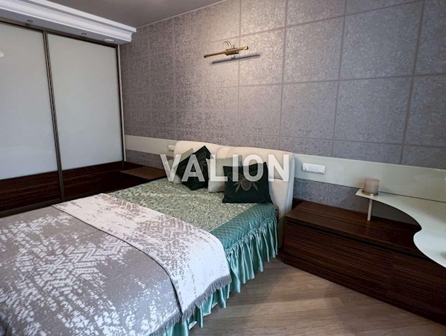 Продаж 3-к квартири вул. Освіти 14а