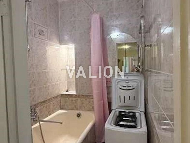 Продам 1-комнатную квартиру по ул. Энтузиастов, 9 (Русановка), рядом Днепр и Днепровский канал, метро Левобережная