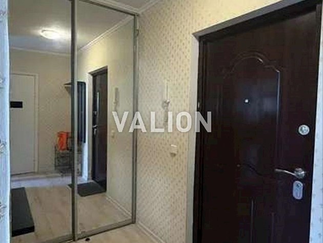 Продам 1-комнатную квартиру по ул. Энтузиастов, 9 (Русановка), рядом Днепр и Днепровский канал, метро Левобережная