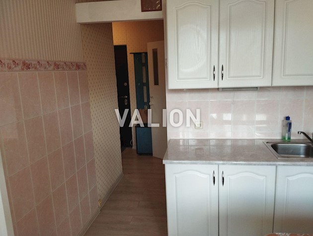 Продам 1-комнатную квартиру по ул. Энтузиастов, 9 (Русановка), рядом Днепр и Днепровский канал, метро Левобережная