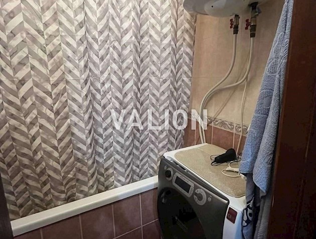 Продаж 3-к квартири вул. Озерна 22