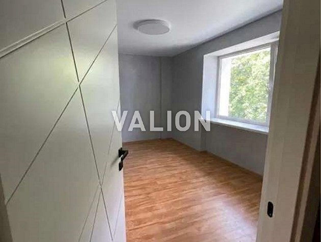 Продаж 2-к квартири вул. Карела Чапека 19