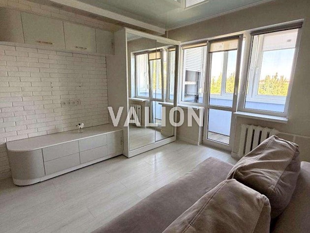 Продаж 1-к квартири вул. Мирослава Поповича 8а