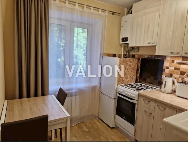 Продам 2 кімнатну квартиру. 45м2. Газ. вул. П.Радченка 21а.