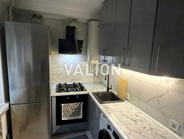 Продам 2-комнатную квартиру. 45м2. Газ. ул. Семьи Идзиковских 2.