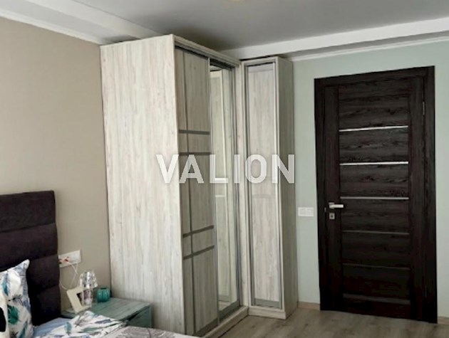 Продам 2-комнатную квартиру. 45м2. Газ. ул. Семьи Идзиковских 2.