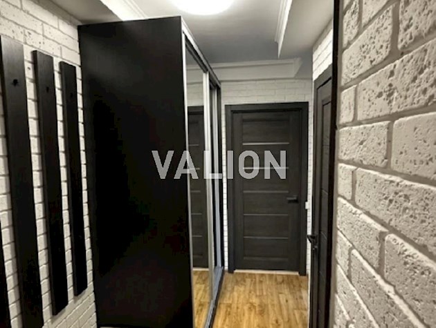 Продам 2-комнатную квартиру. 45м2. Газ. ул. Семьи Идзиковских 2.