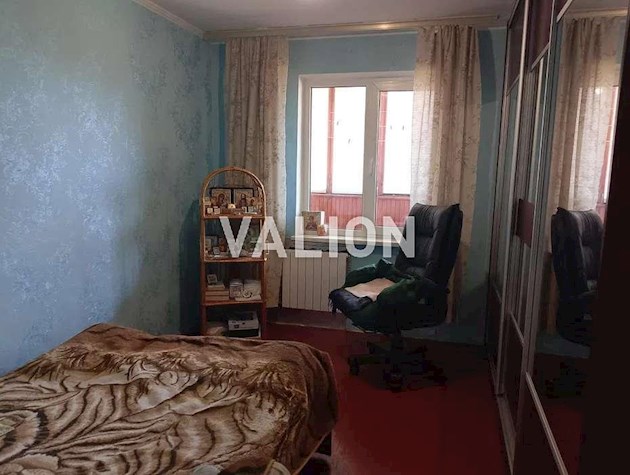 Продам 2 комн .Радунская 18А. Троещина.