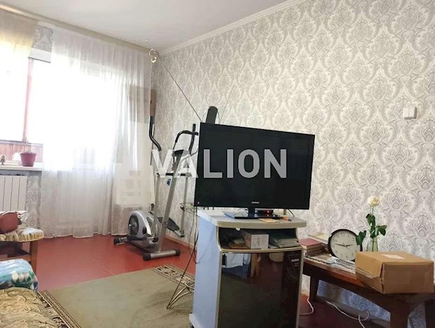 Продам 2 комн .Радунская 18А. Троещина.