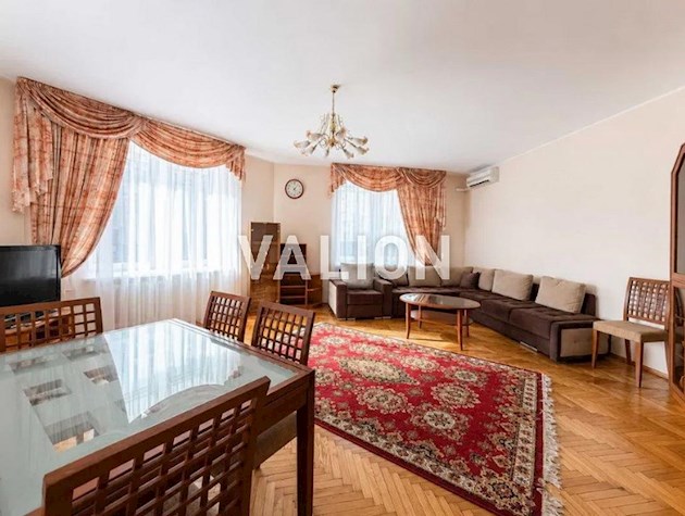 Продам 4-комн.квартиру ул.Кониского 52/58 Шевченковский район