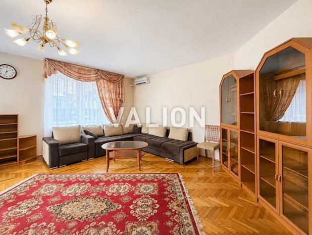 Продам 4-комн.квартиру ул.Кониского 52/58 Шевченковский район