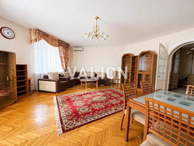 Продам 4-комн.квартиру ул.Кониского 52/58 Шевченковский район