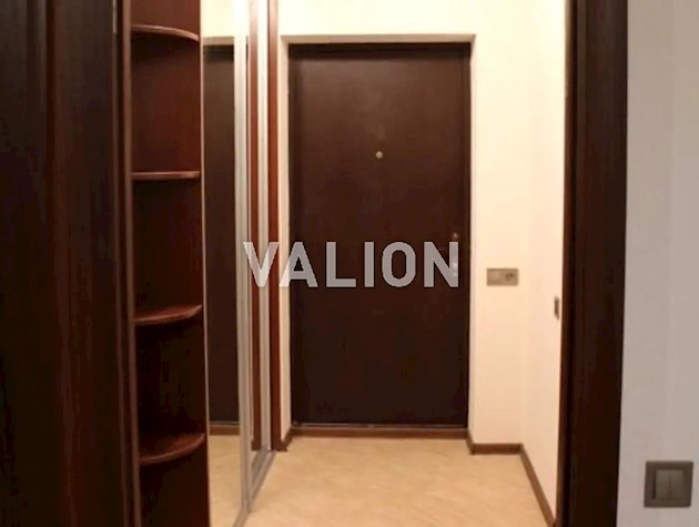Продаж 1к квартири 43 кв. м на вул. Героїв полку АЗОВ 4в