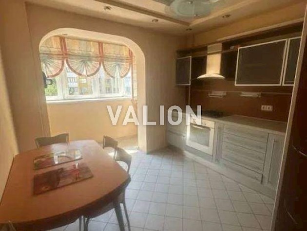 Продажа 3-к квартиры ул.Ивана Полюя 1