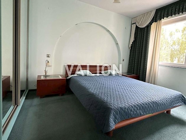 Продажа 3-к квартиры ул.Ивана Полюя 1