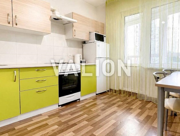 Продаж 1-кімнатної квартири біля метро вул. Бориса Гмирі, 10/40