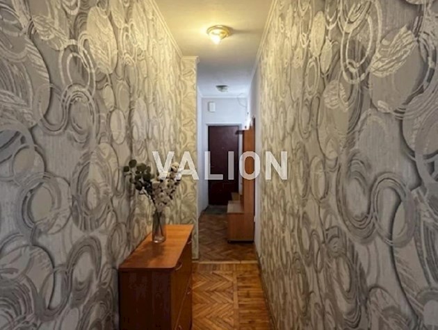 Продам 3-х комнатную квартиру. 54м2. Газ. ул. Семьи Идзиковских 23.