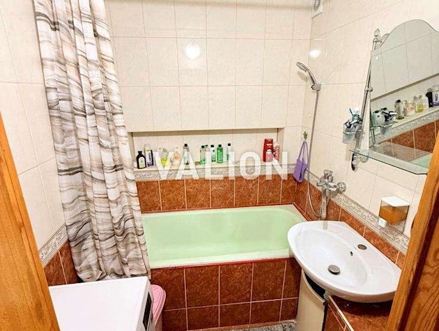 Продаж 3-к квартири вул. Екстер Олександри 14
